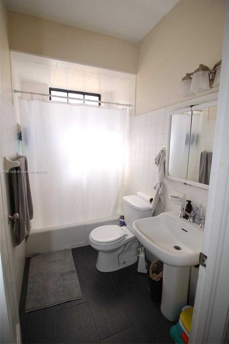 Small Image of 817 LORCA ST, Coral Gables Number 23