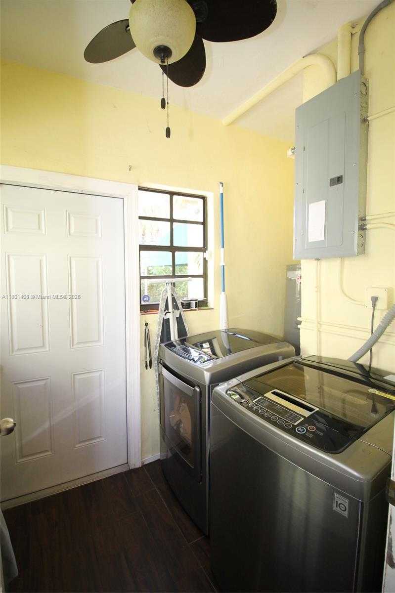 Small Image of 817 LORCA ST, Coral Gables Number 24