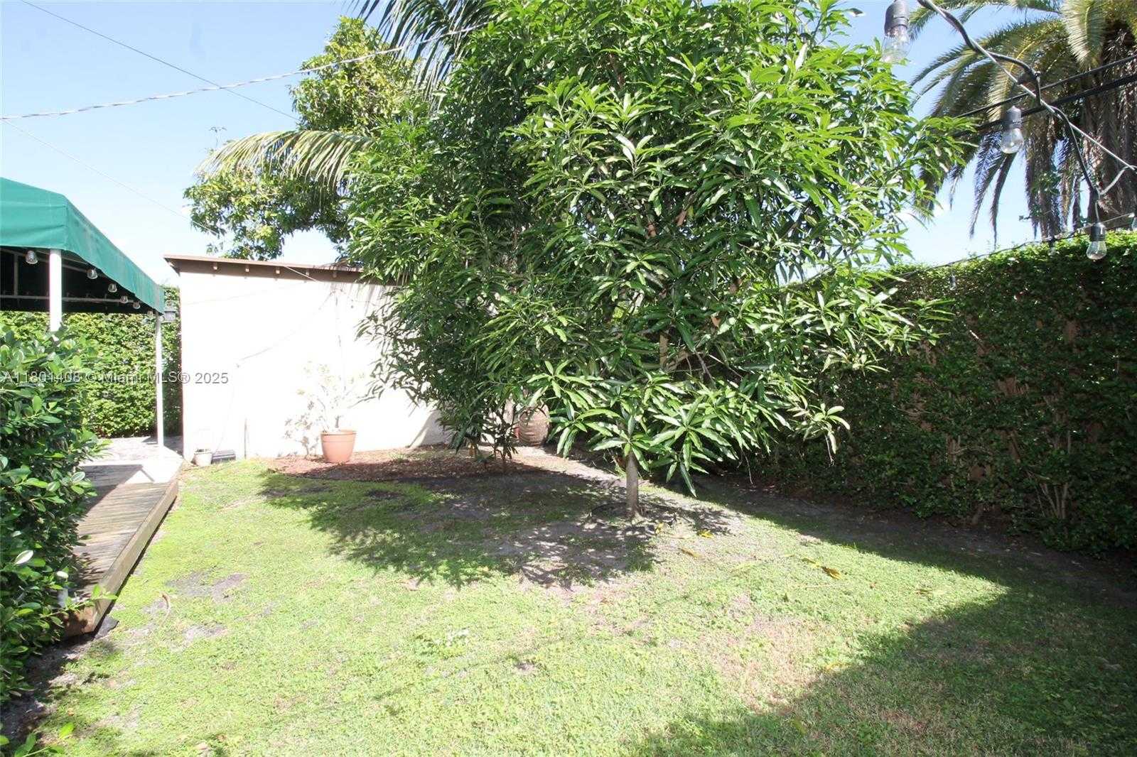 Small Image of 817 LORCA ST, Coral Gables Number 28