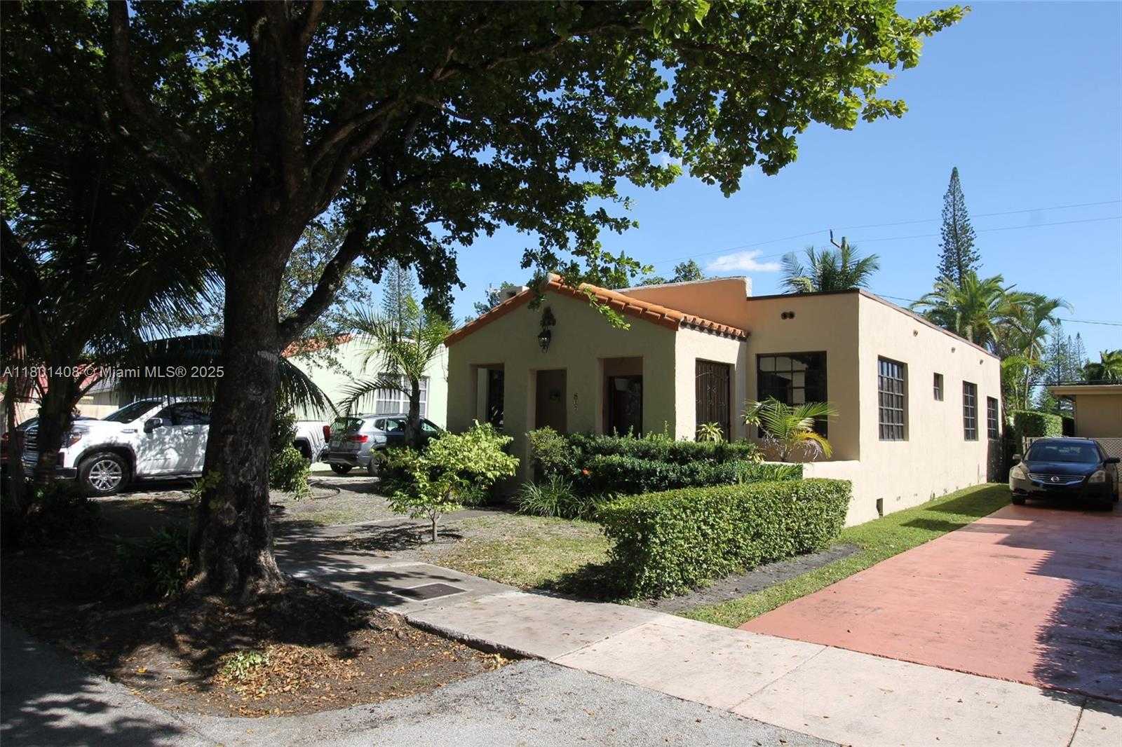 Small Image of 817 LORCA ST, Coral Gables Number 30