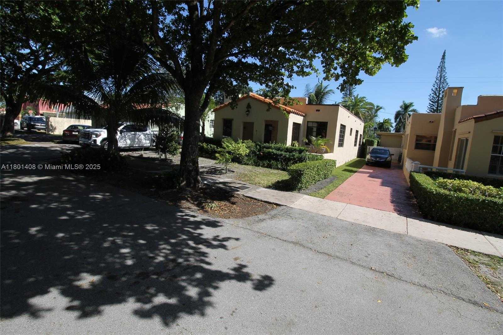 Small Image of 817 LORCA ST, Coral Gables Number 31