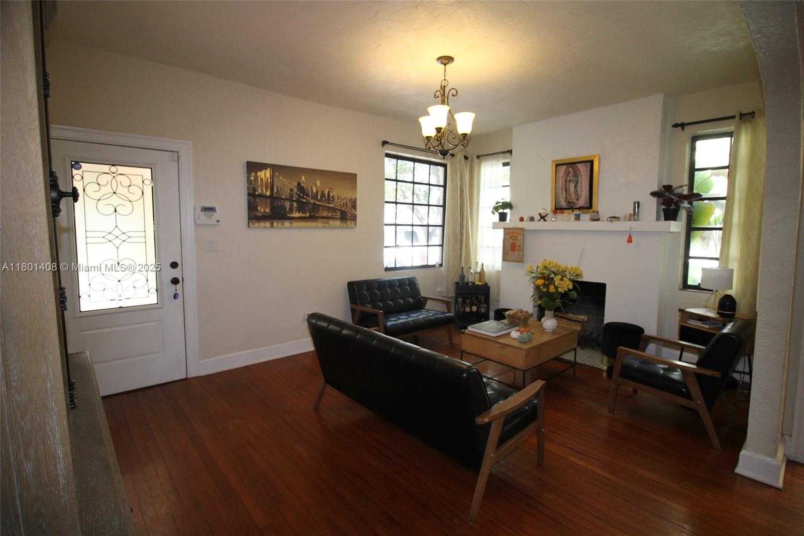 Small Image of 817 LORCA ST, Coral Gables Number 5