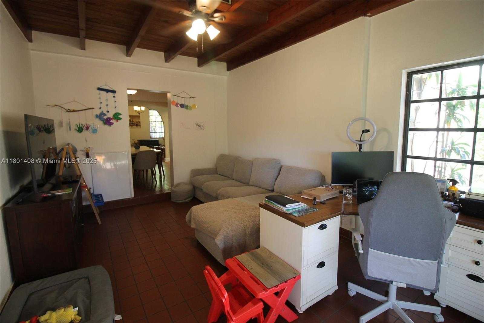 Small Image of 817 LORCA ST, Coral Gables Number 9