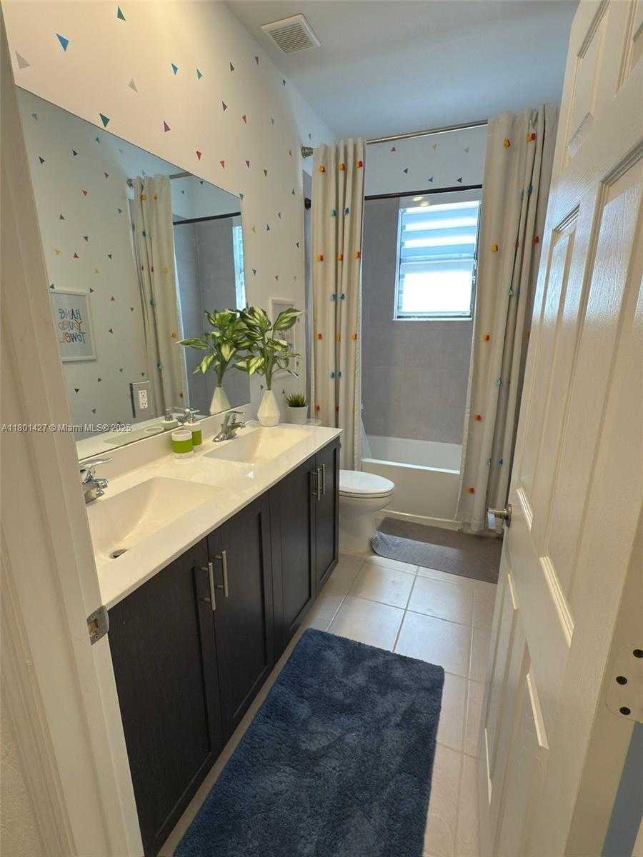 Small Image of 3434 WEST 108TH ST, Hialeah Number 14
