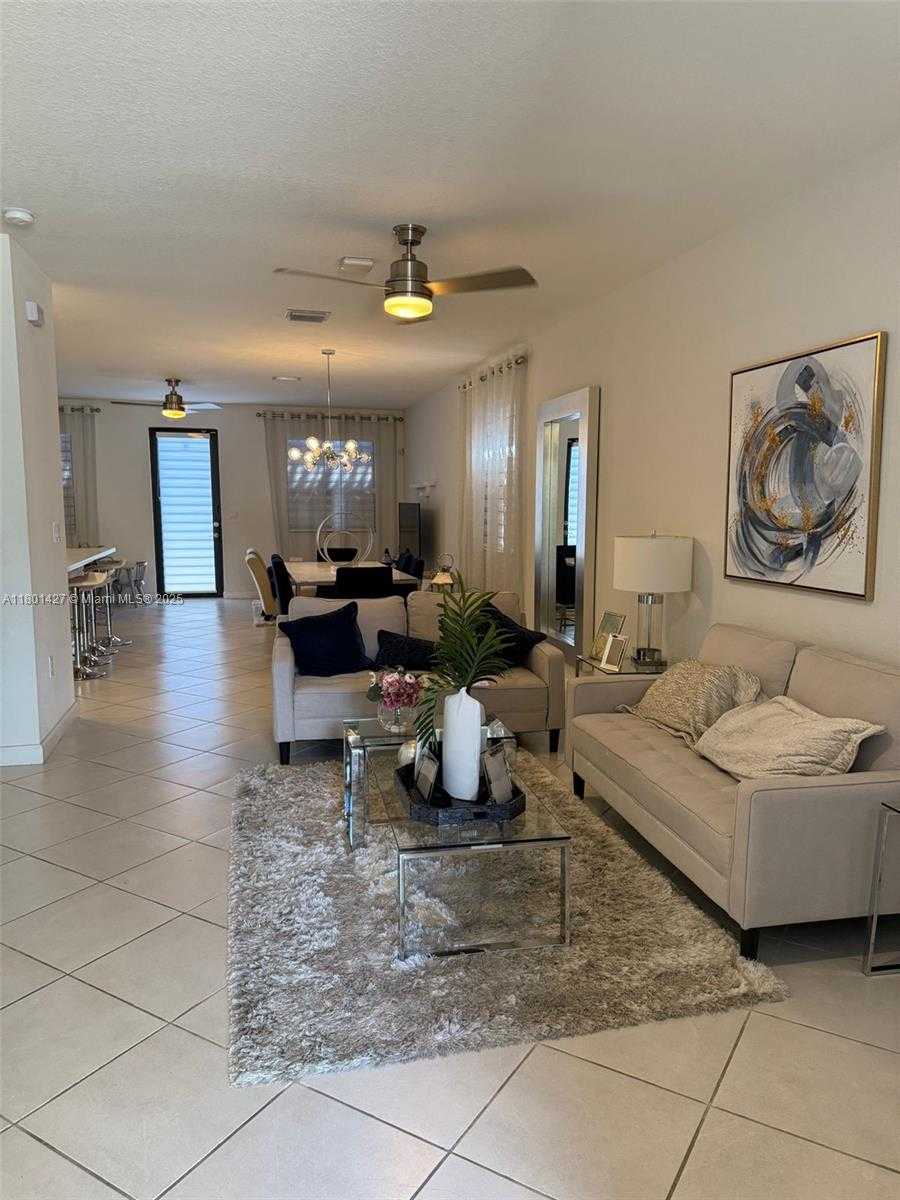 Small Image of 3434 WEST 108TH ST, Hialeah Number 2