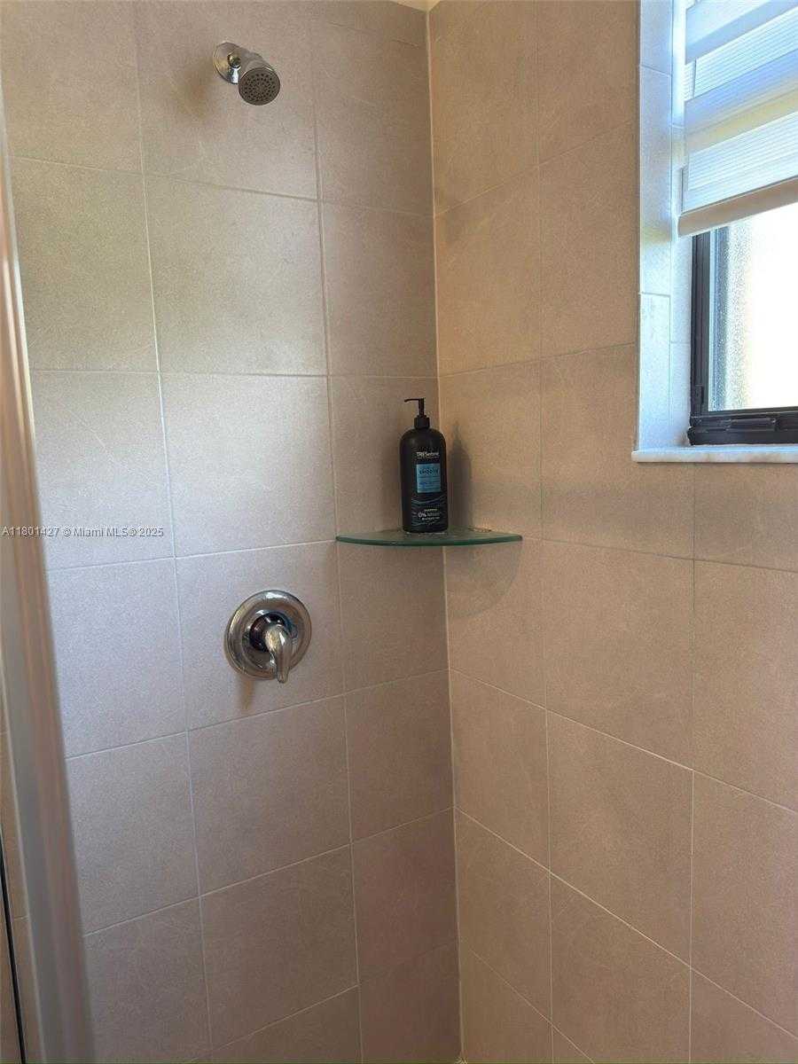 Small Image of 3434 WEST 108TH ST, Hialeah Number 22