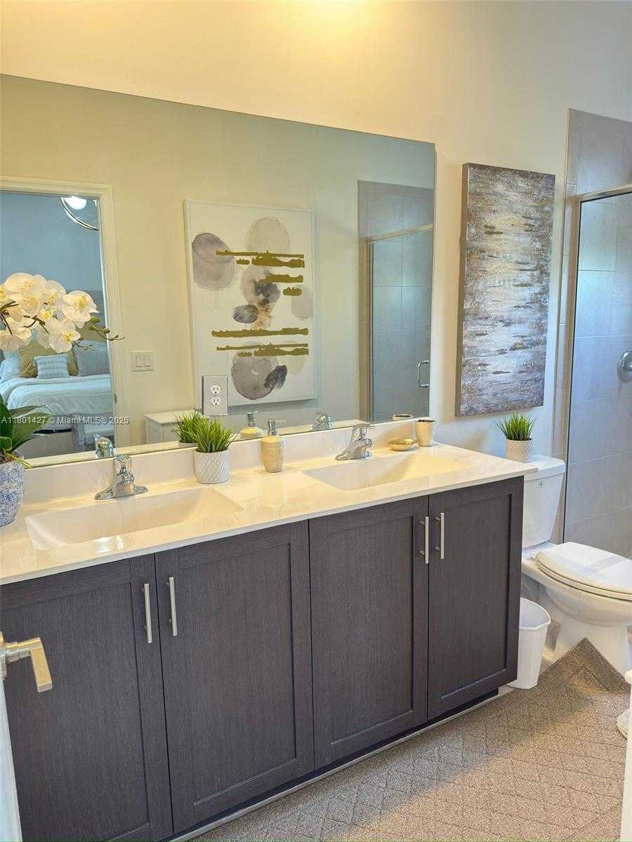 Small Image of 3434 WEST 108TH ST, Hialeah Number 24
