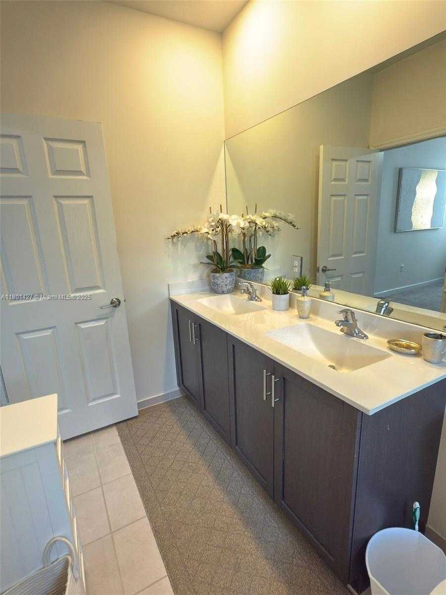 Small Image of 3434 WEST 108TH ST, Hialeah Number 25