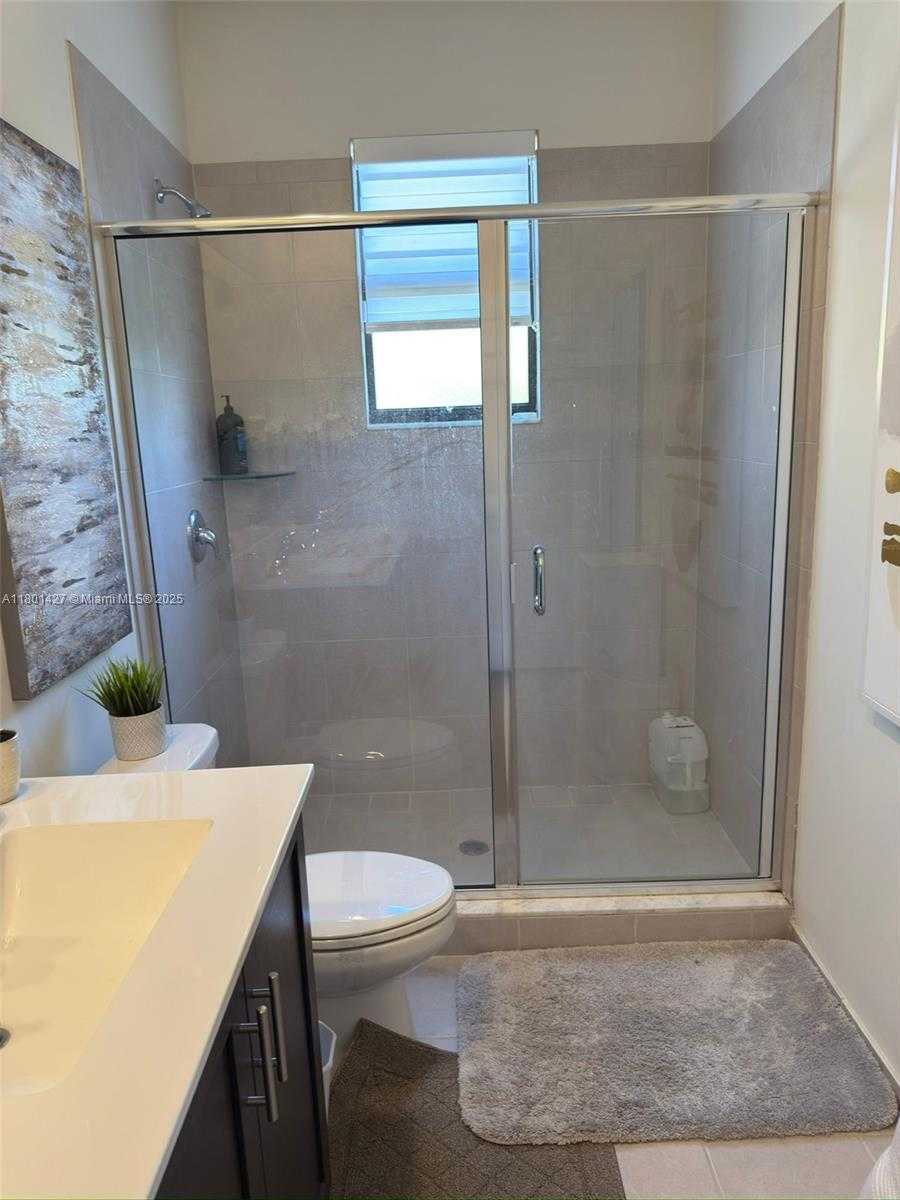 Small Image of 3434 WEST 108TH ST, Hialeah Number 26