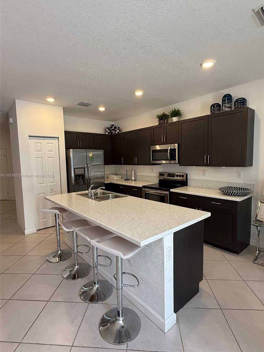Small Image of 3434 WEST 108TH ST, Hialeah Number 4