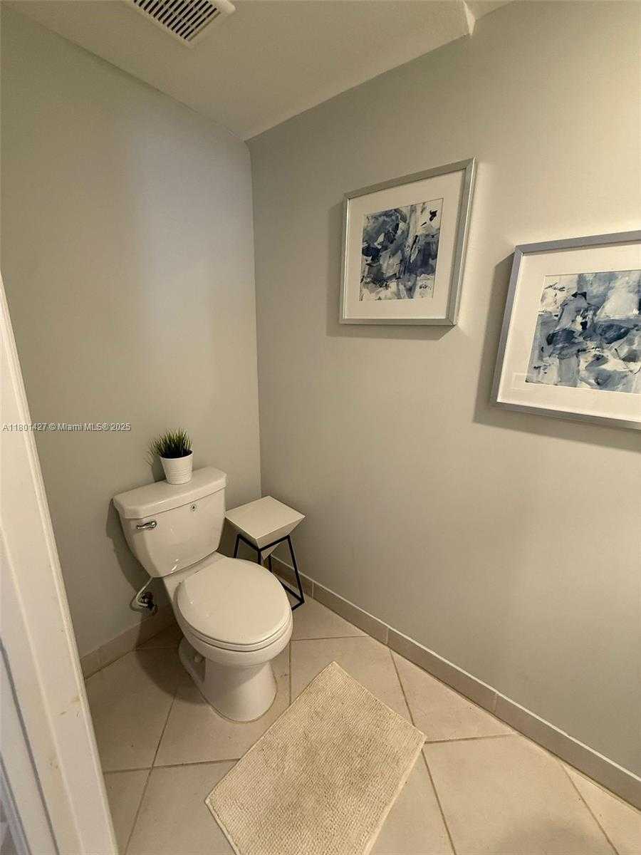 Small Image of 3434 WEST 108TH ST, Hialeah Number 7