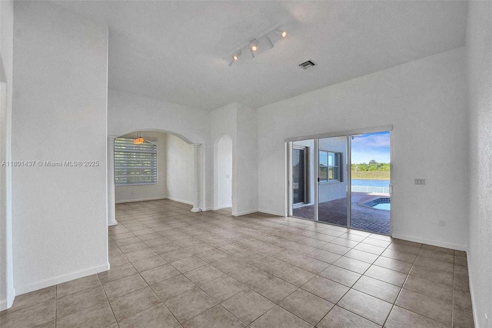 Small Image of 3360 SOUTH WEST 195TH TER, Miramar Number 15