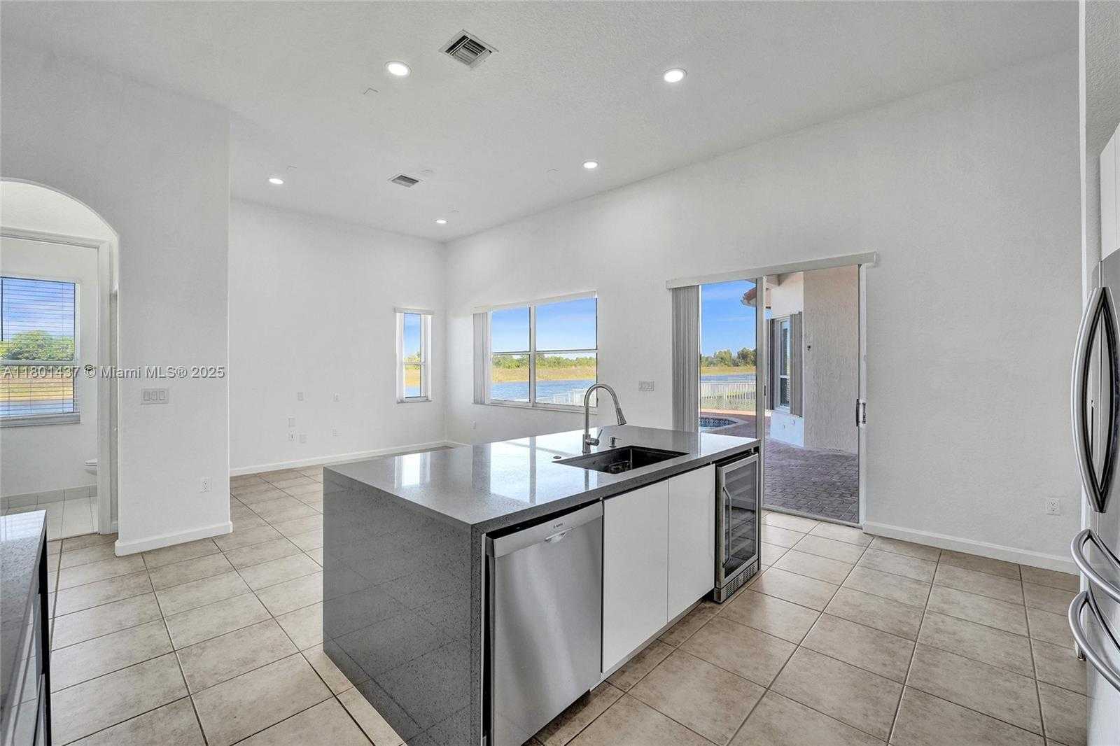 Small Image of 3360 SOUTH WEST 195TH TER, Miramar Number 25