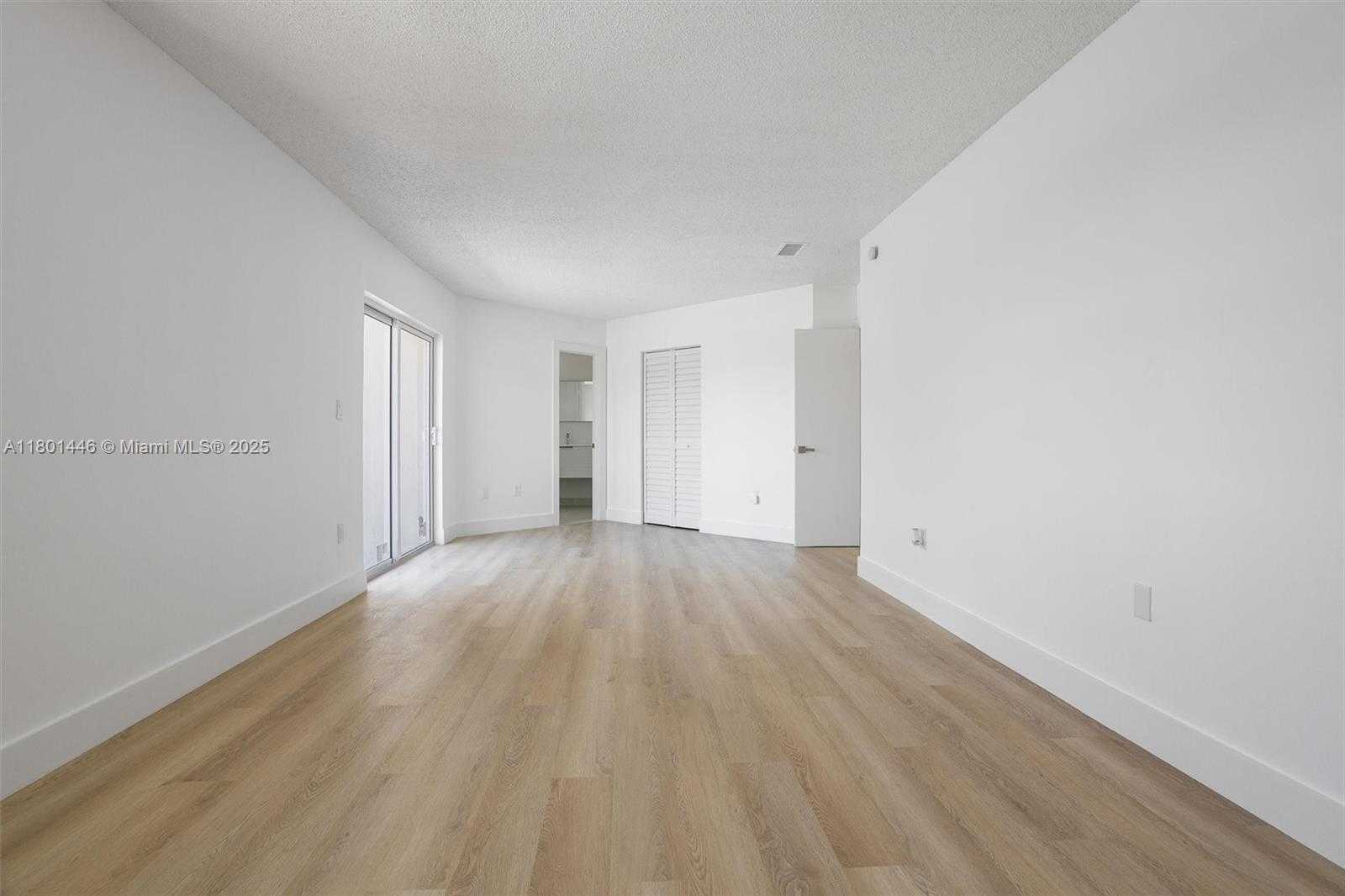 Small Image of 8501 NORTH WEST 191ST ST, Hialeah Number 25