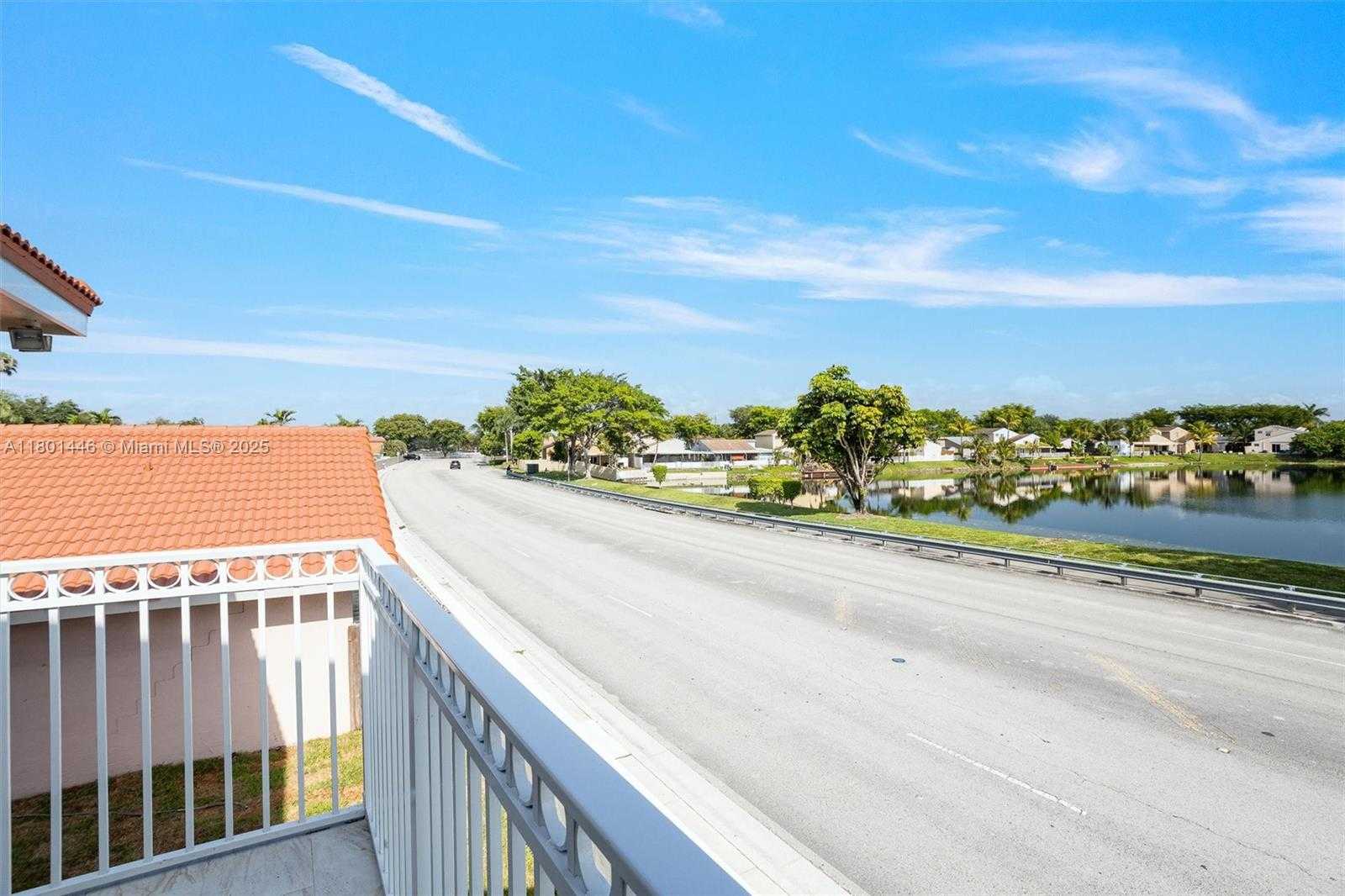 Small Image of 8501 NORTH WEST 191ST ST, Hialeah Number 27