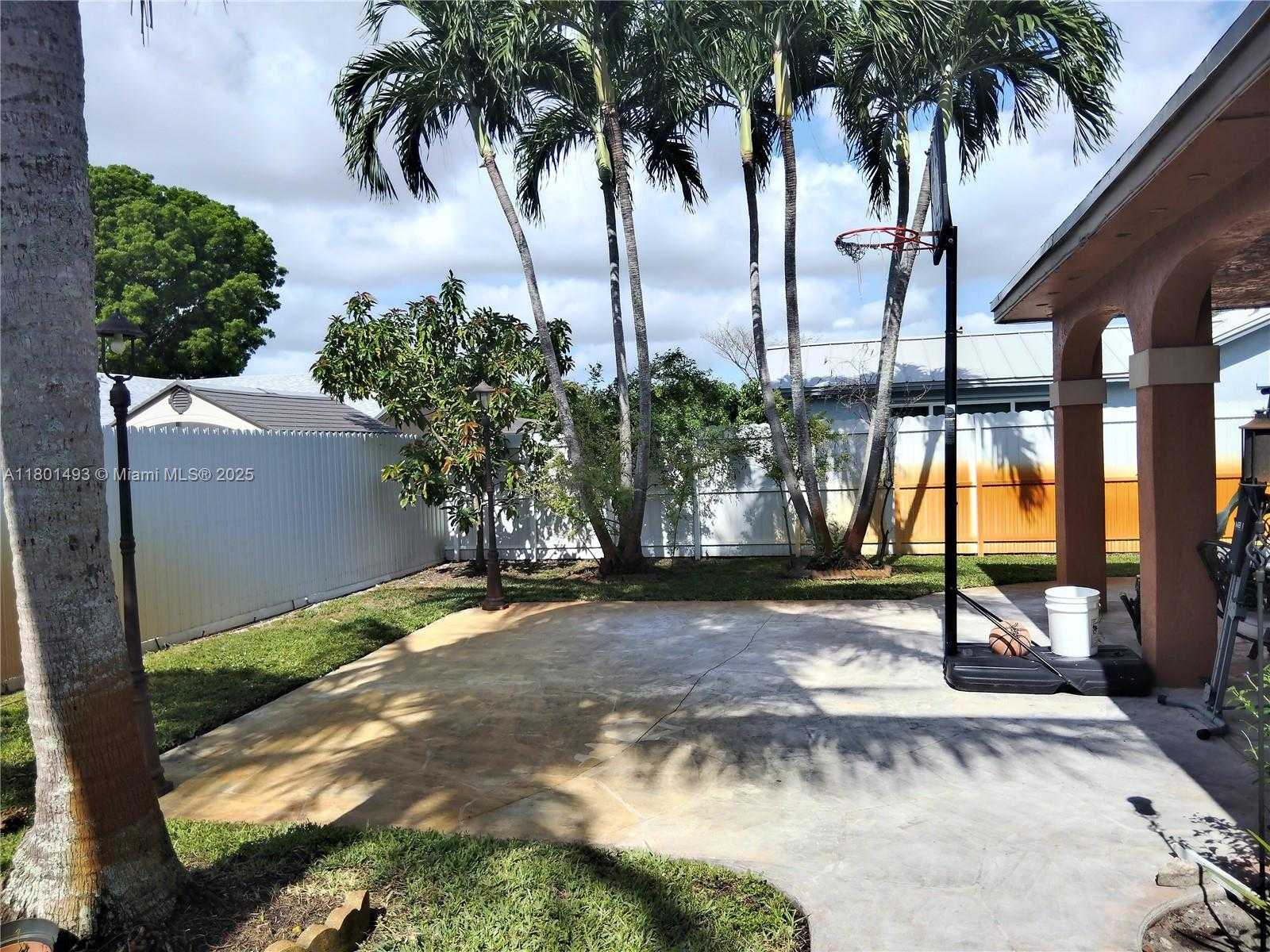 Small Image of 8640 NORTH WEST 4TH ST, Pembroke Pines Number 12
