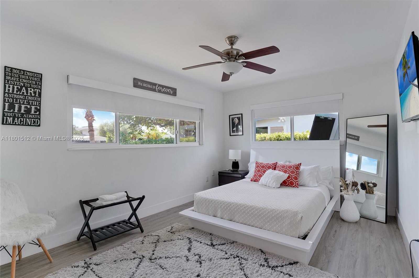 Small Image of 19520 NORTH EAST 19TH AVE, Miami Number 13