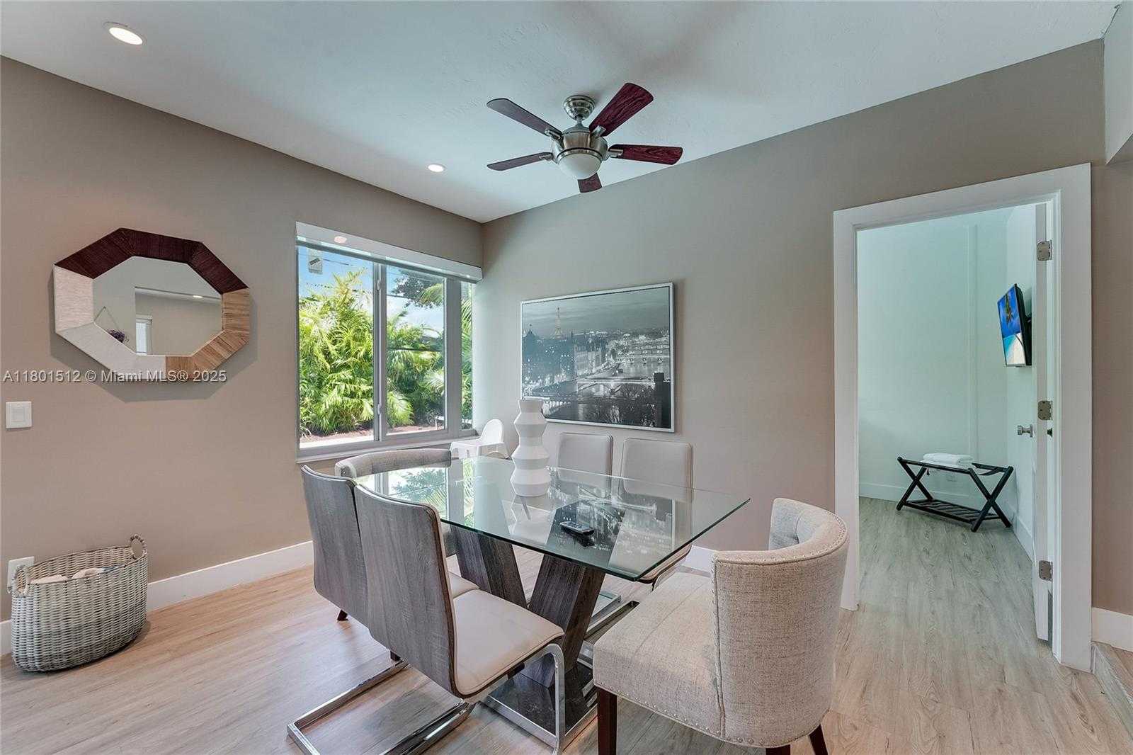 Small Image of 19520 NORTH EAST 19TH AVE, Miami Number 2