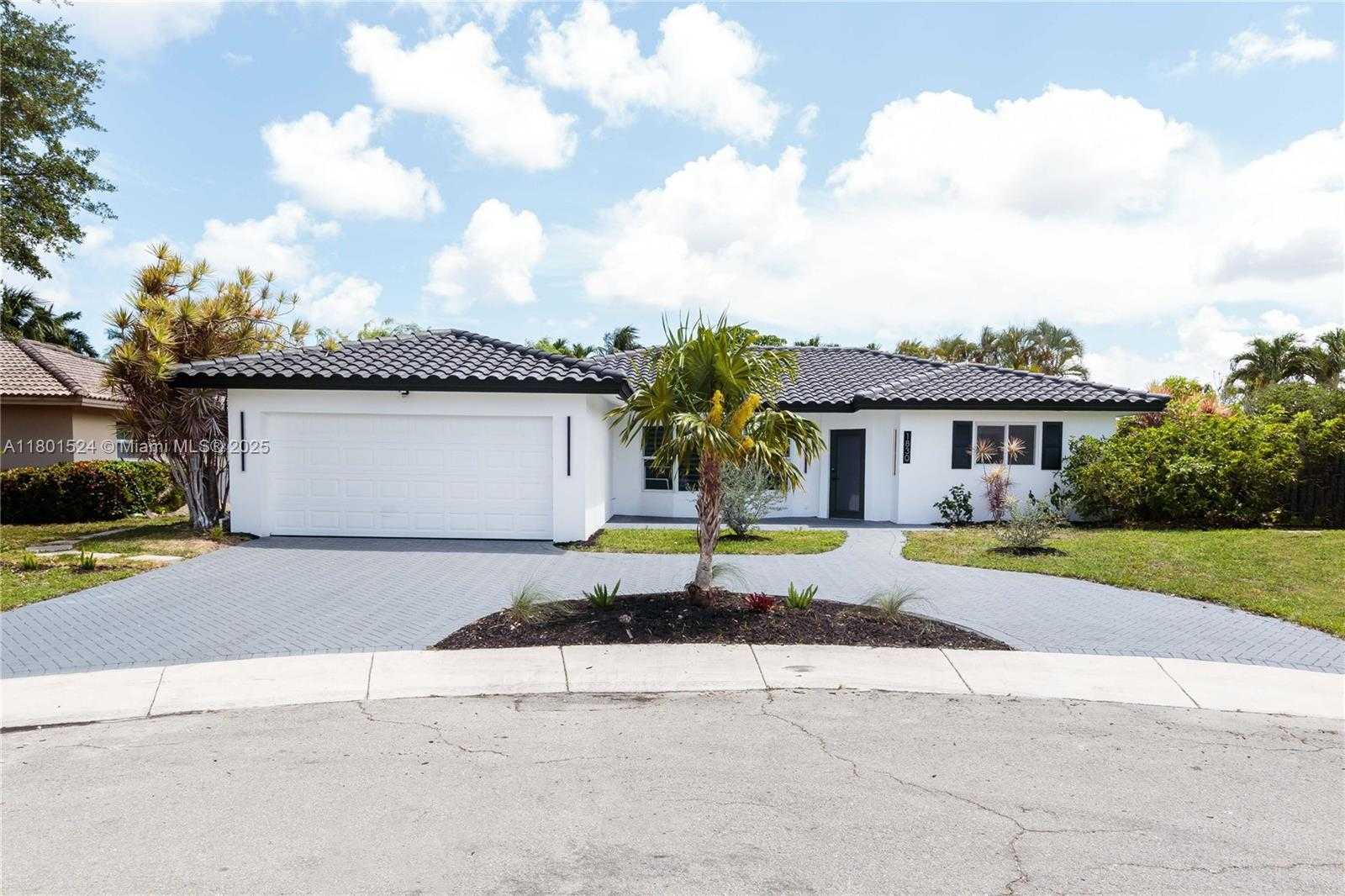 Small Image of 1830 NORTH EAST 65TH CT, Fort Lauderdale Number 3