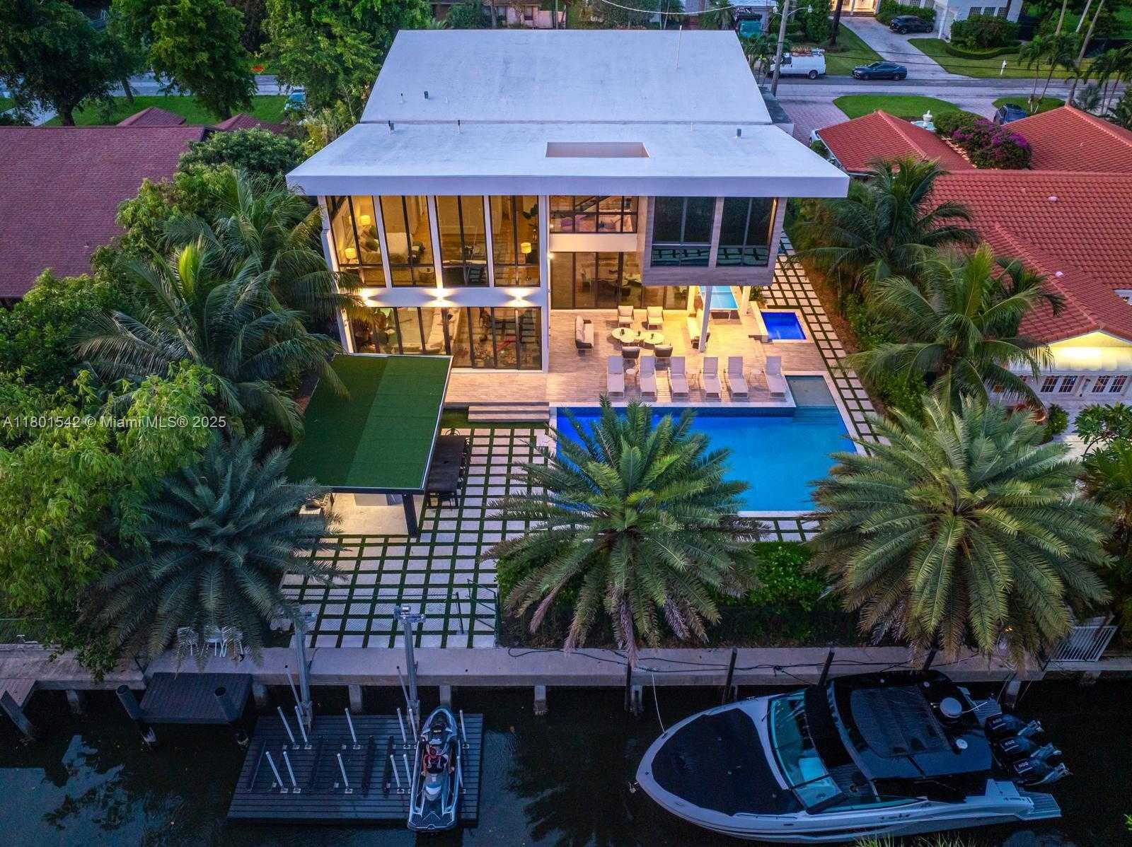 Small Image of 521 HOLIDAY DR, Hallandale Beach Number 49