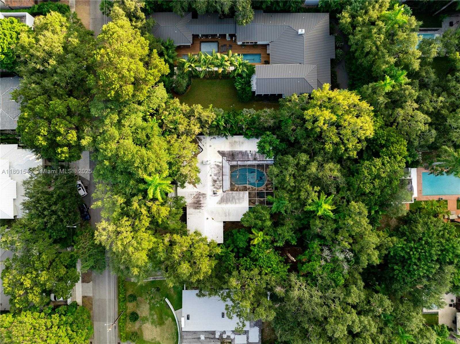Small Image of 2850 NATOMA ST, Coconut Grove Number 3