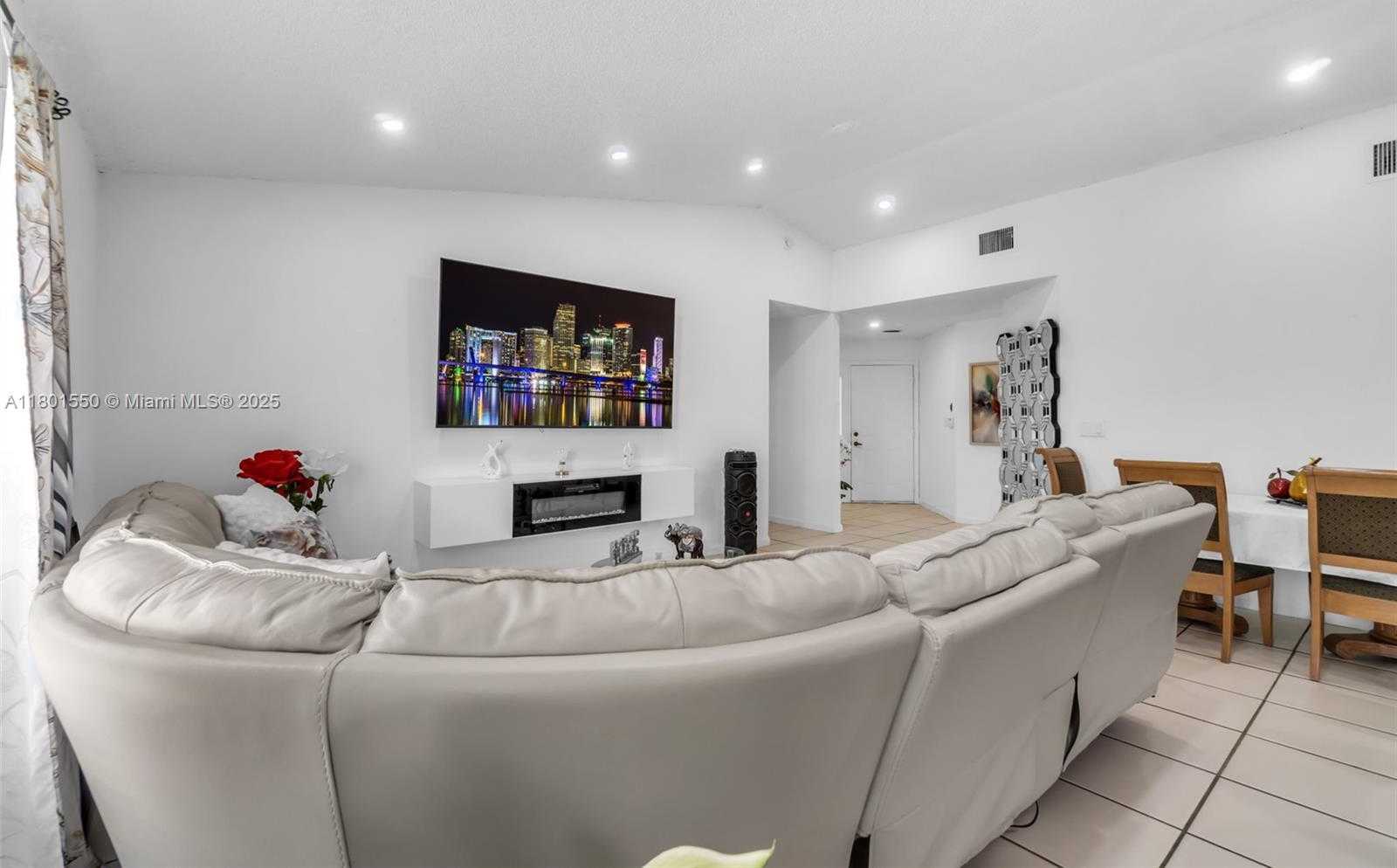 Small Image of 2590 SOUTH EAST 7TH PL, Homestead Number 12