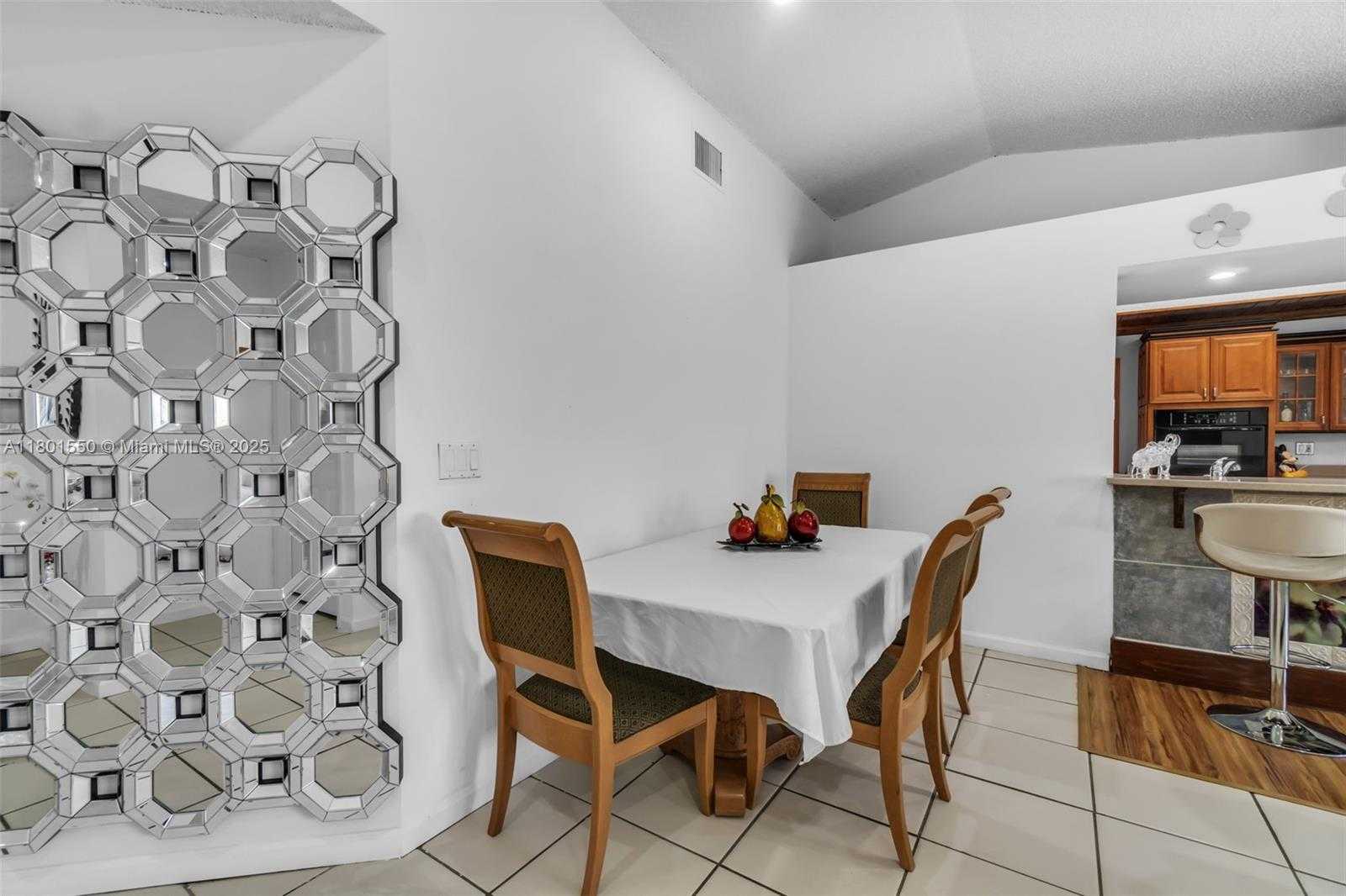 Small Image of 2590 SOUTH EAST 7TH PL, Homestead Number 16
