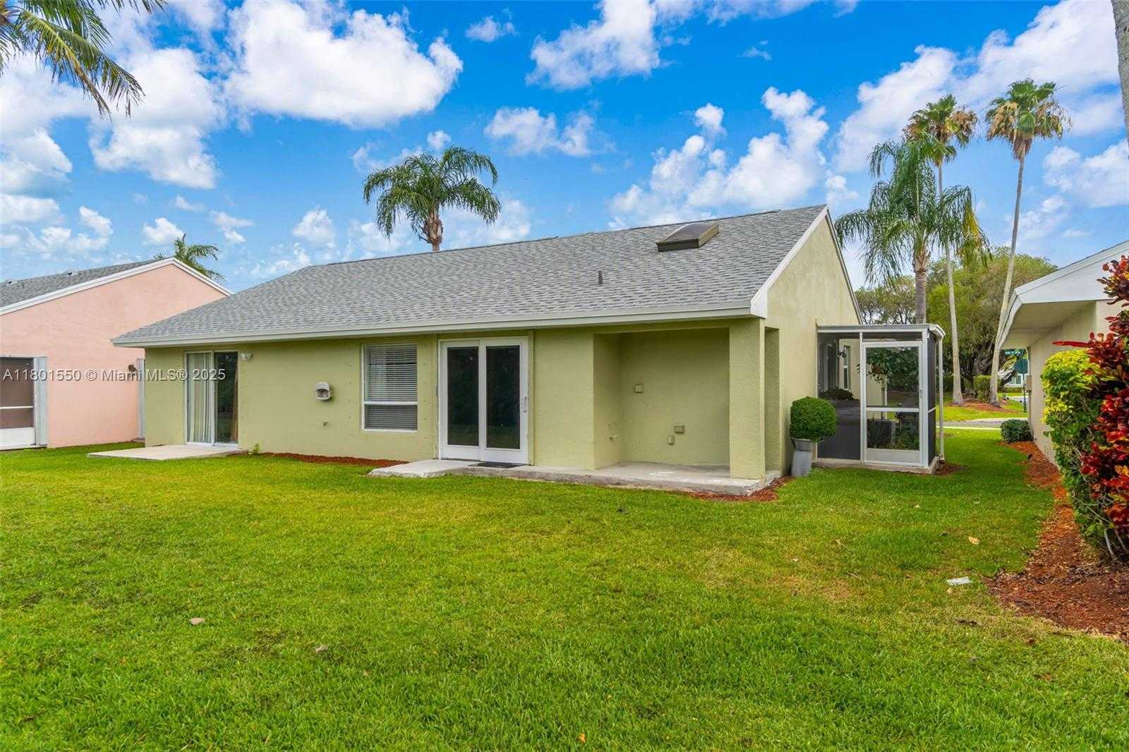 Small Image of 2590 SOUTH EAST 7TH PL, Homestead Number 4