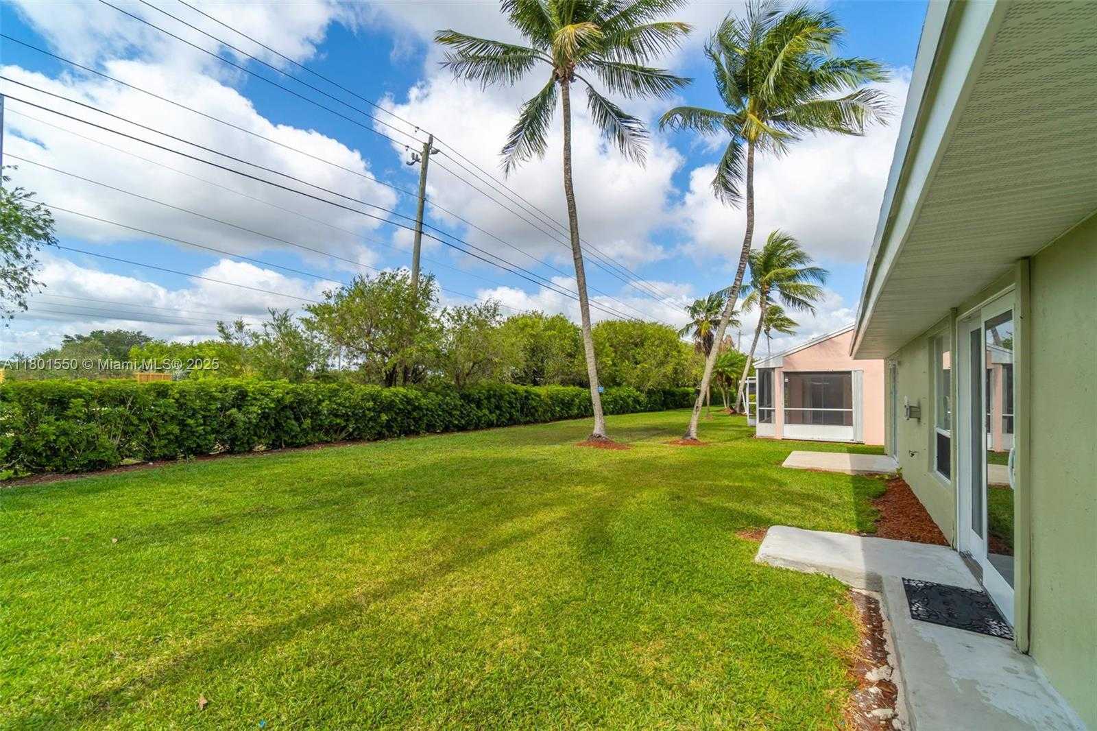 Small Image of 2590 SOUTH EAST 7TH PL, Homestead Number 6