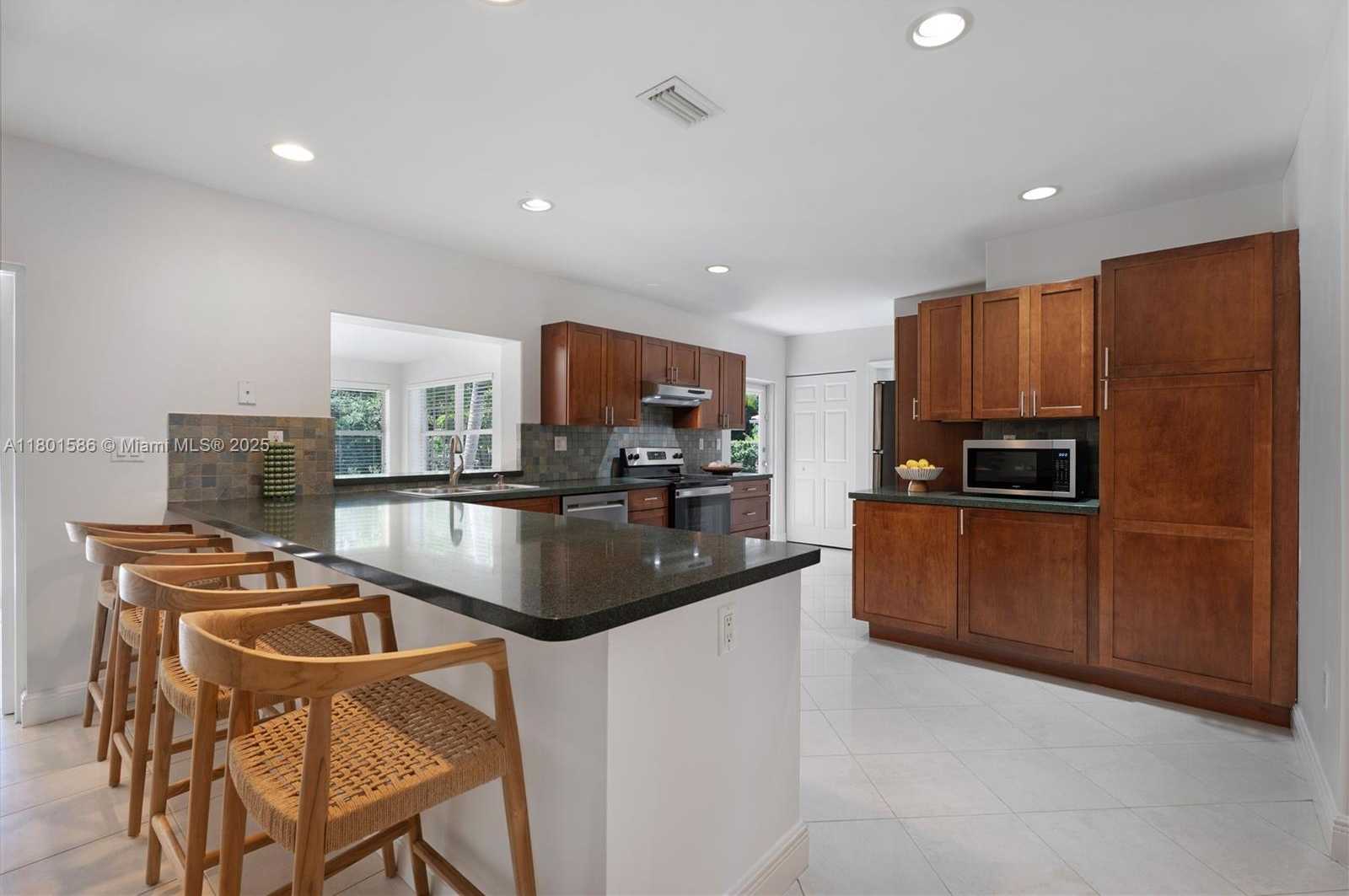 Small Image of 8700 SOUTH WEST 64TH AVE, Pinecrest Number 7