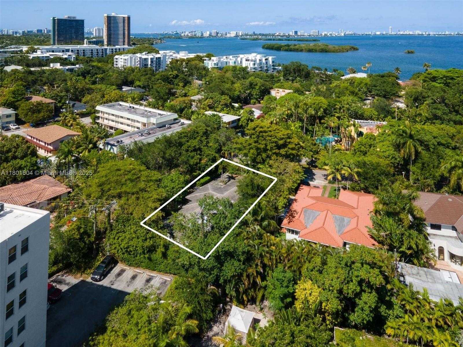Small Image of 650 NORTH EAST 60TH ST, Miami Number 13