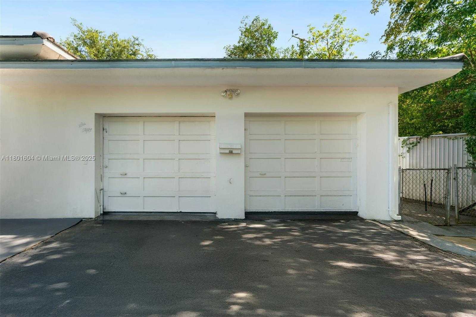 Small Image of 650 NORTH EAST 60TH ST, Miami Number 16