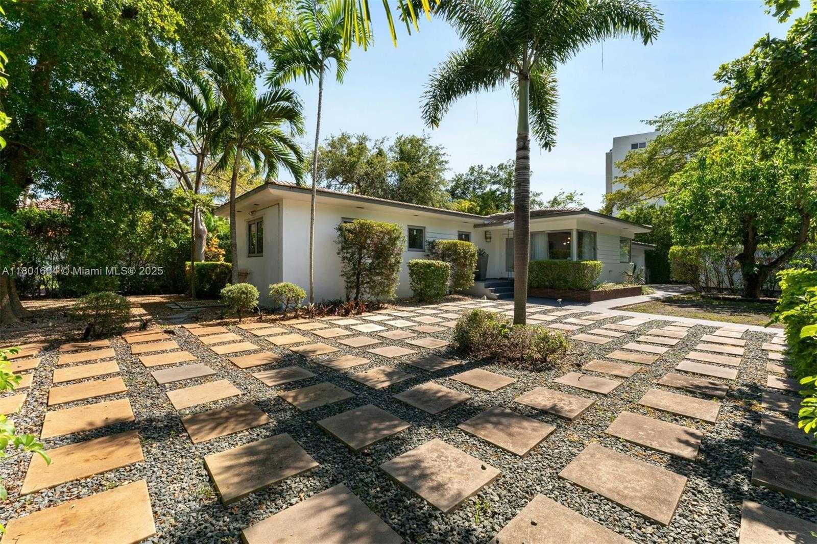 Small Image of 650 NORTH EAST 60TH ST, Miami Number 5