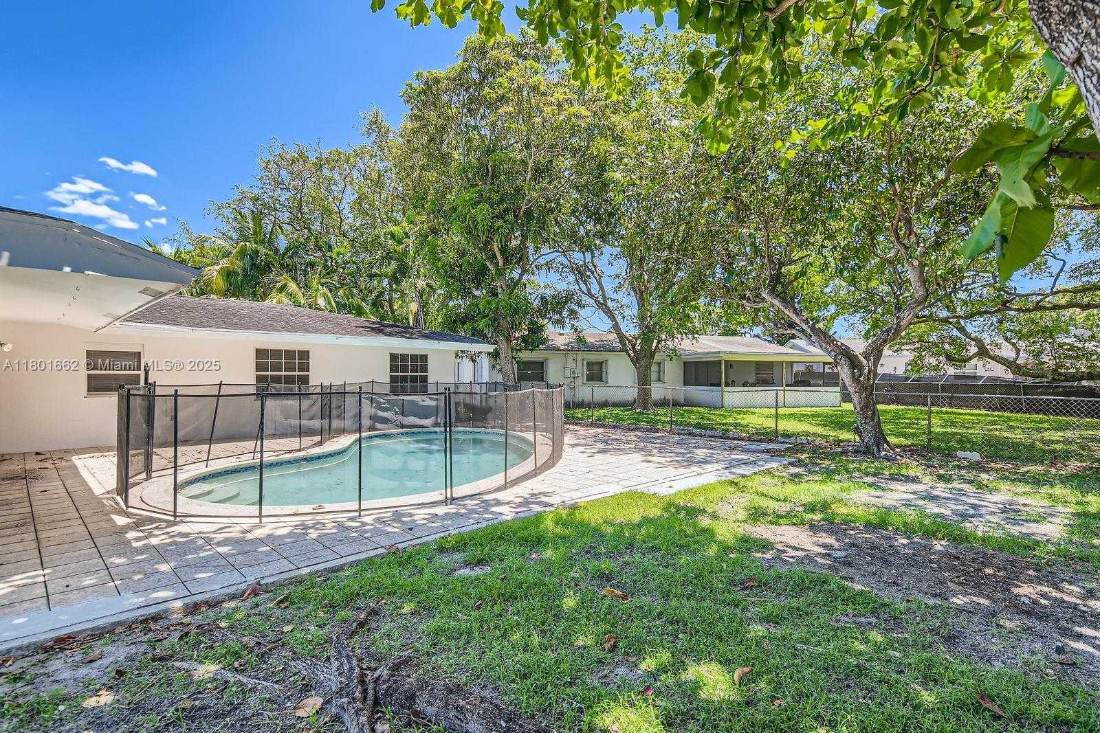 Small Image of 6714 BOULEVARD OF CHAMPIONS, North Lauderdale Number 18