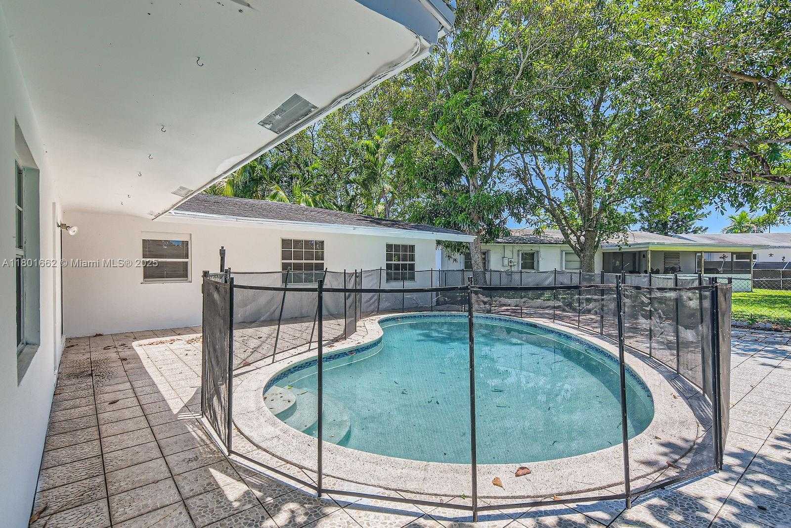 Small Image of 6714 BOULEVARD OF CHAMPIONS, North Lauderdale Number 21