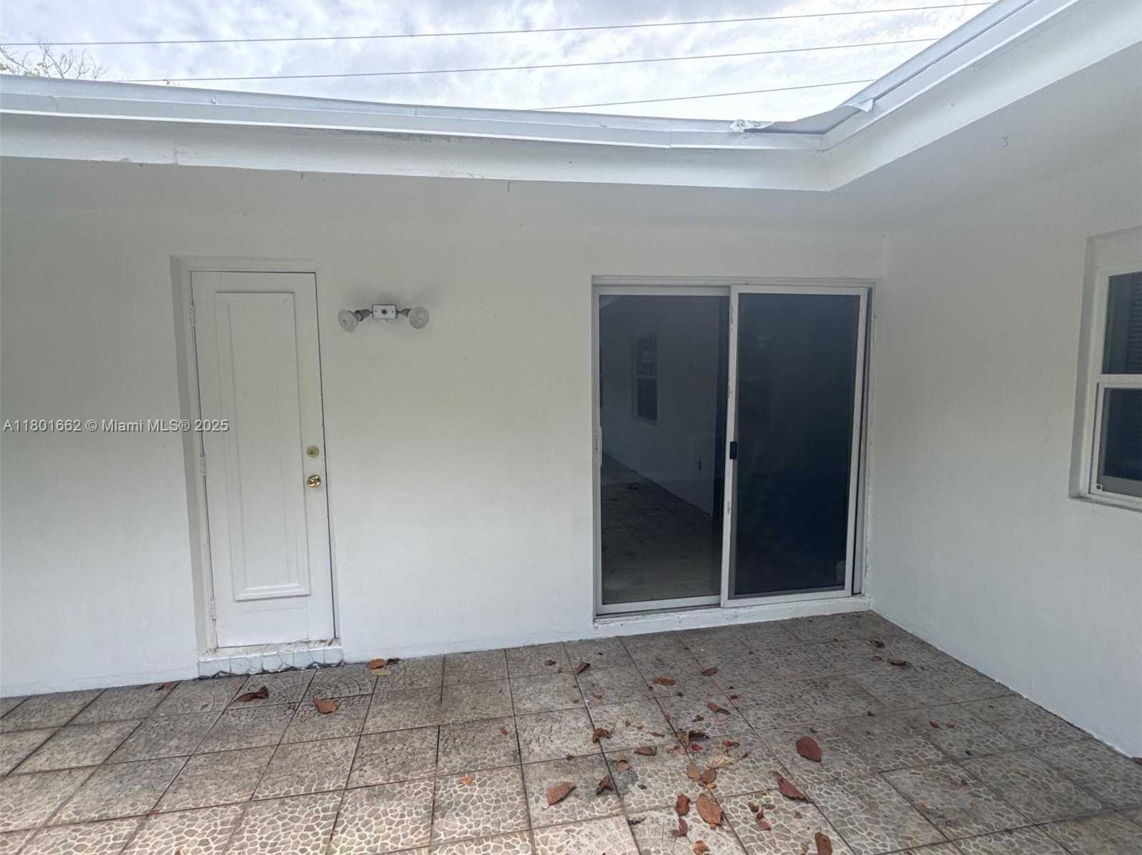 Small Image of 6714 BOULEVARD OF CHAMPIONS, North Lauderdale Number 3