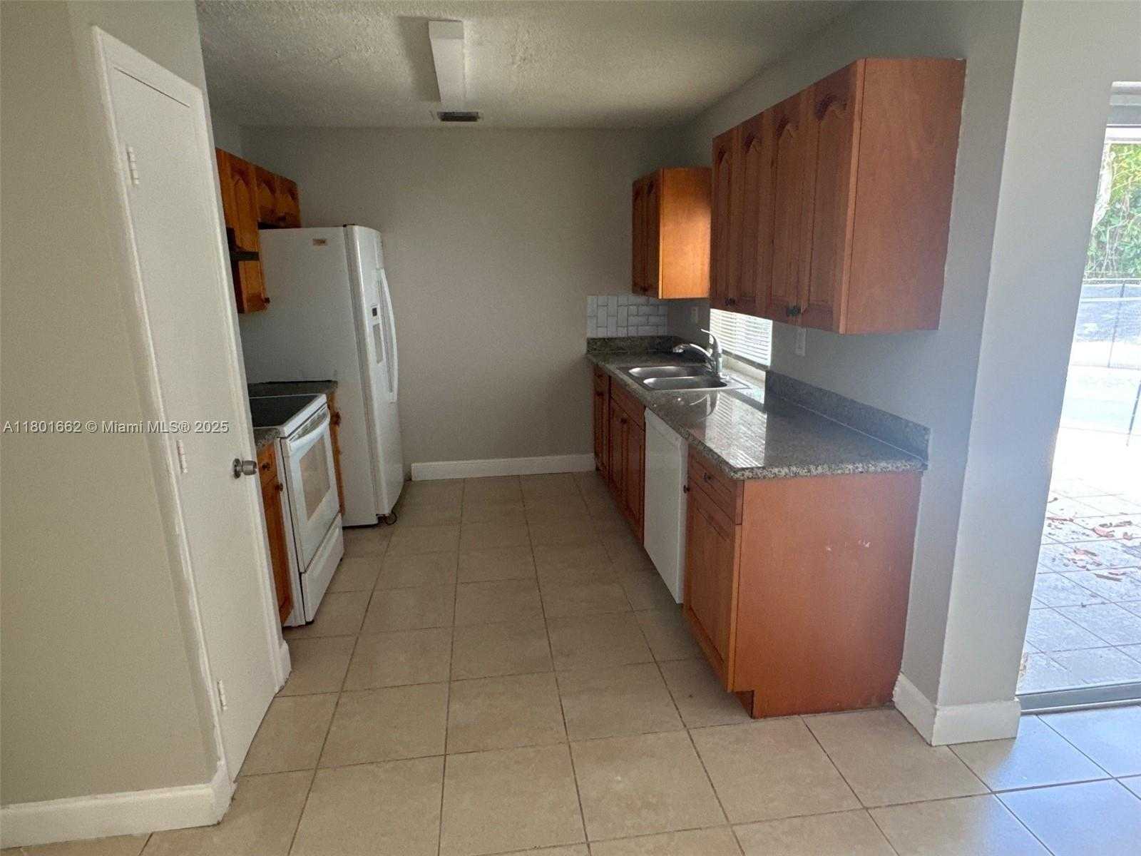 Small Image of 6714 BOULEVARD OF CHAMPIONS, North Lauderdale Number 9