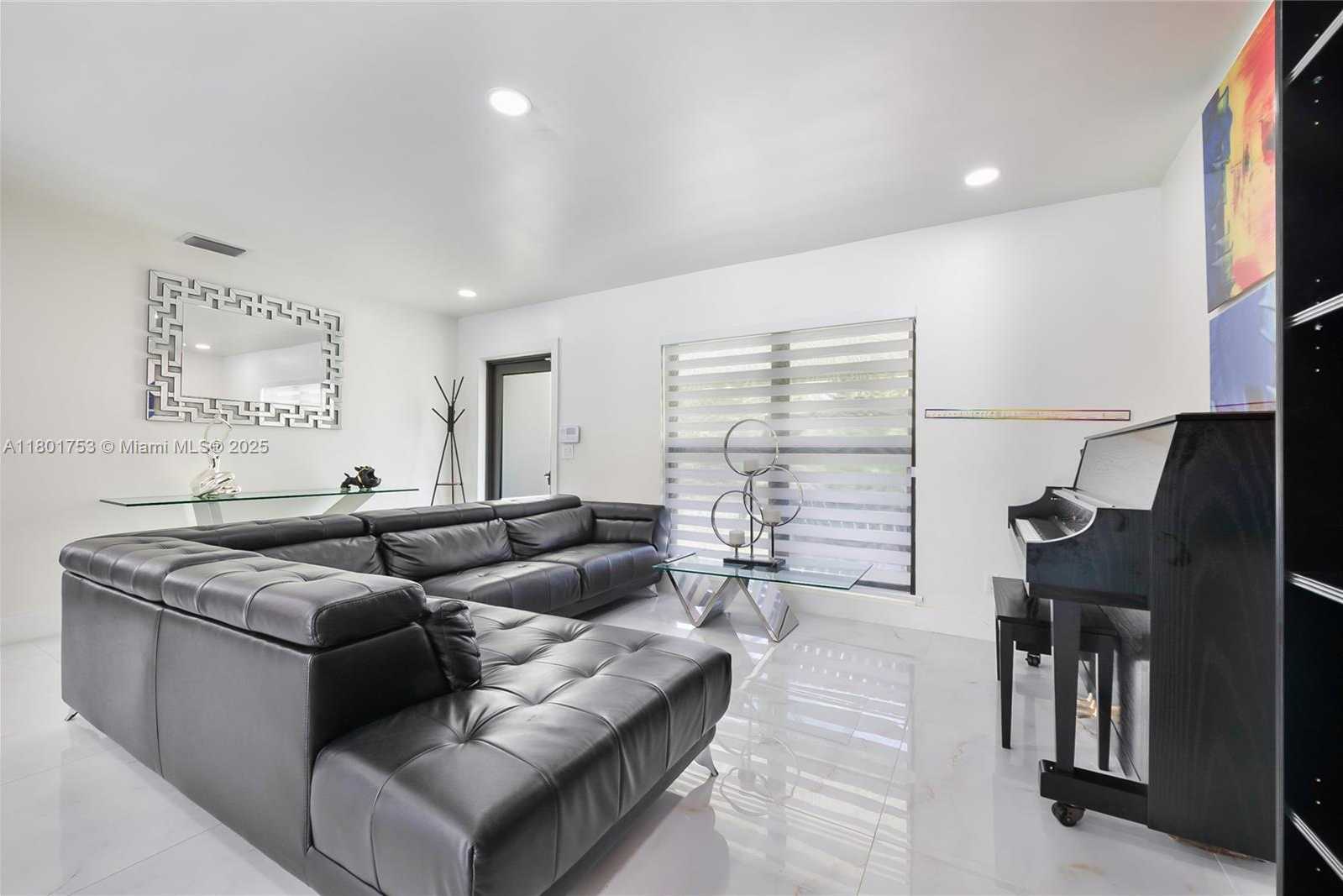 Small Image of 8840 SOUTH WEST 181ST TER, Palmetto Bay Number 10
