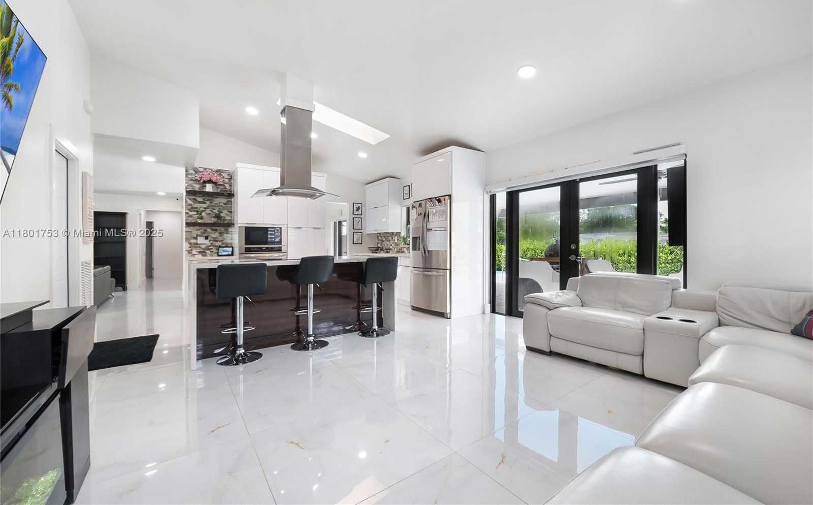 Small Image of 8840 SOUTH WEST 181ST TER, Palmetto Bay Number 14