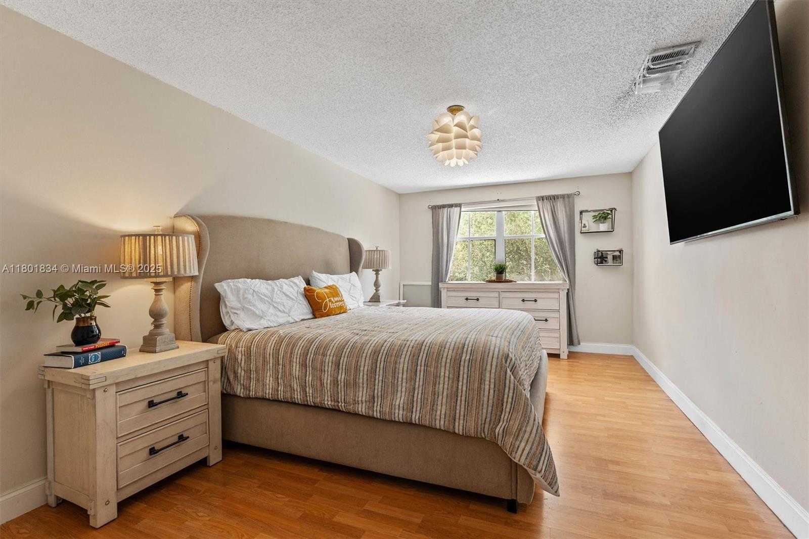 Small Image of 6800 BAYFRONT CIRCLE, Margate Number 22