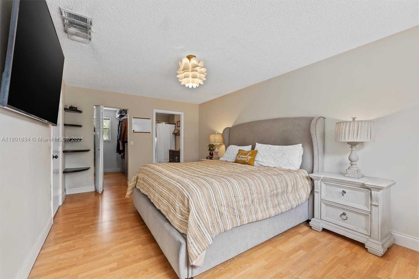 Small Image of 6800 BAYFRONT CIRCLE, Margate Number 23