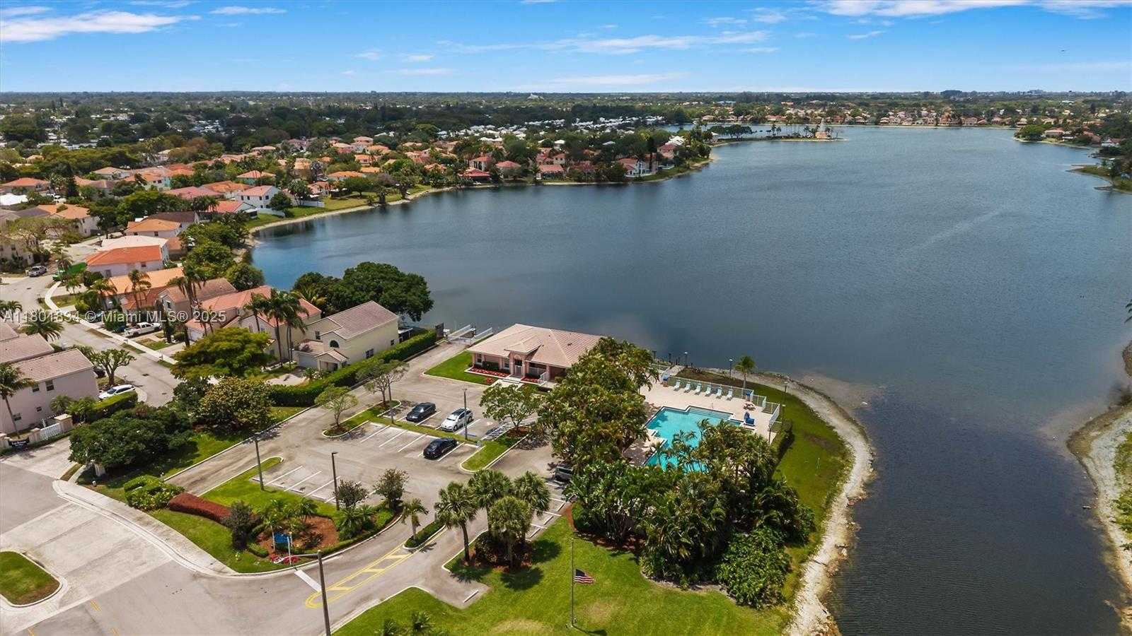 Small Image of 6800 BAYFRONT CIRCLE, Margate Number 32