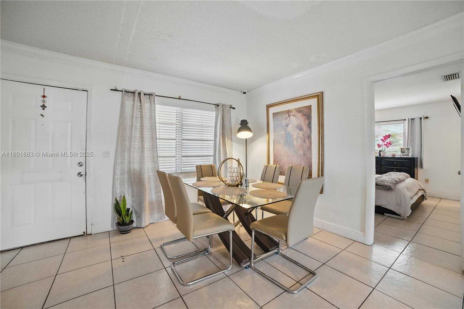 Small Image of 6400 SHERIDAN ST, Hollywood Number 7