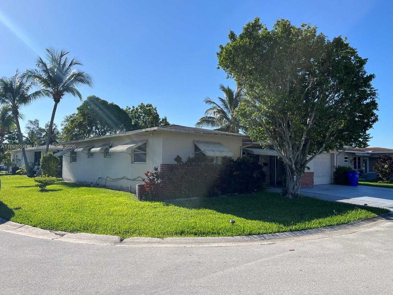 Small Image of 1130 NORTH WEST 67TH AVE, Margate Number 2