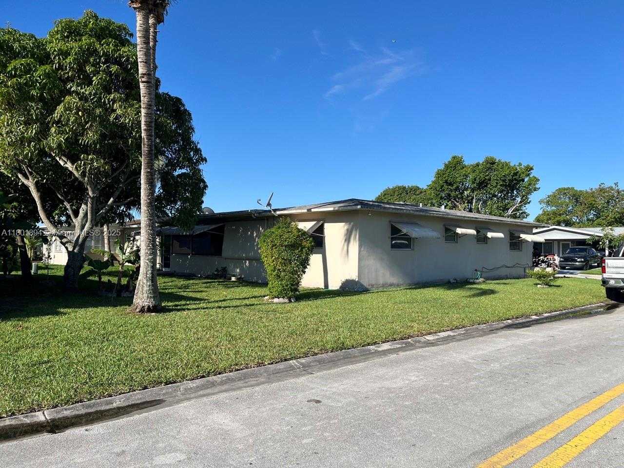 Small Image of 1130 NORTH WEST 67TH AVE, Margate Number 3
