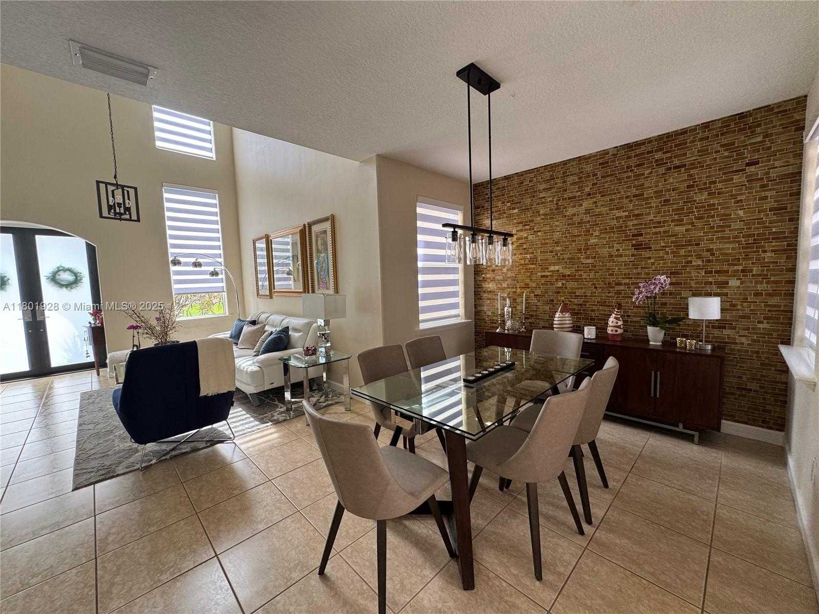 Small Image of 4892 NORTH WEST 109TH PL, Doral Number 11