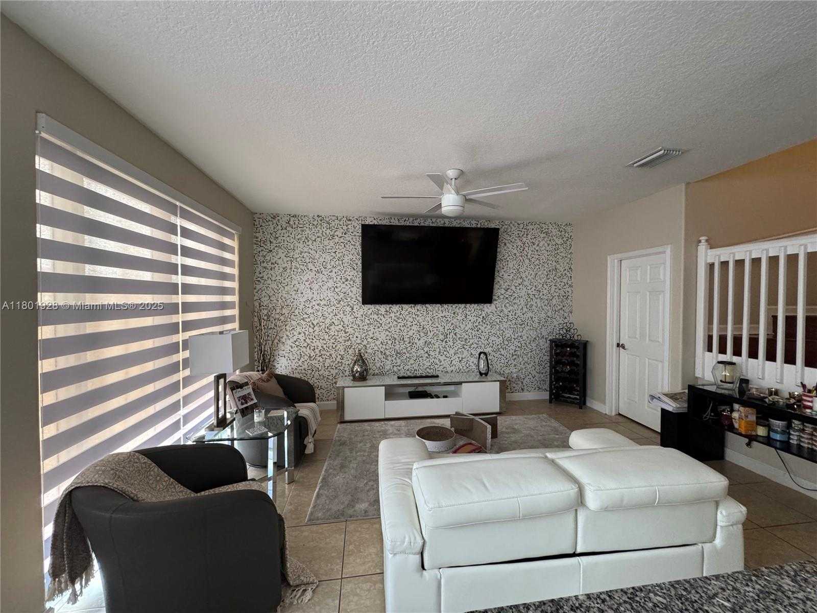 Small Image of 4892 NORTH WEST 109TH PL, Doral Number 16