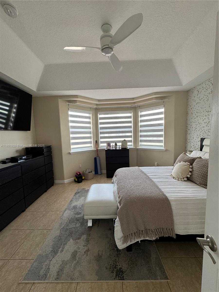 Small Image of 4892 NORTH WEST 109TH PL, Doral Number 30