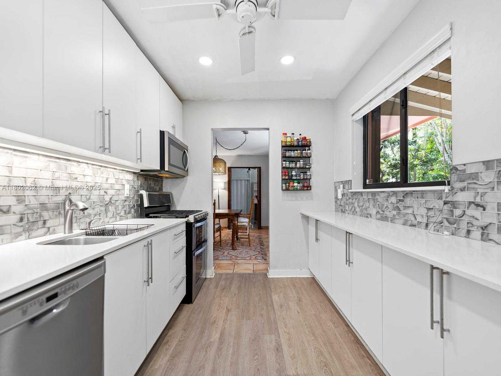 Small Image of 18710 BELMONT DR, Cutler Bay Number 12