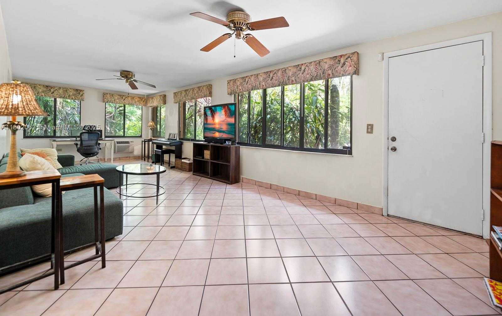 Small Image of 18710 BELMONT DR, Cutler Bay Number 16